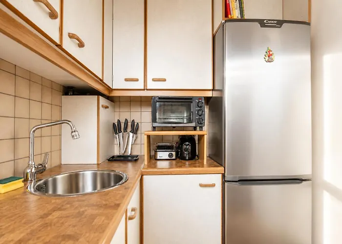 Cozy One Bedroom With Living Close To Wiener Stadthalle