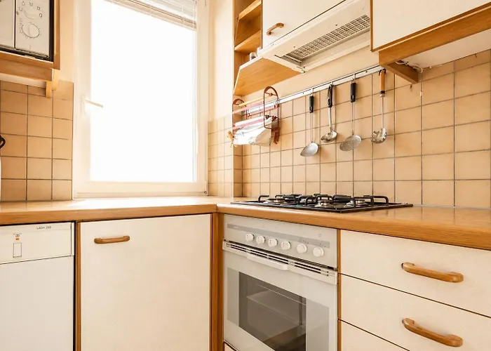 Cozy One Bedroom With Living Close To Wiener Stadthalle Apartamento *